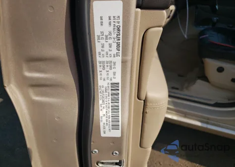 2014 Jeep Grand Cherokee Overland z USA, uszkodzony, nr VIN 1C4RJFCG2EC289372